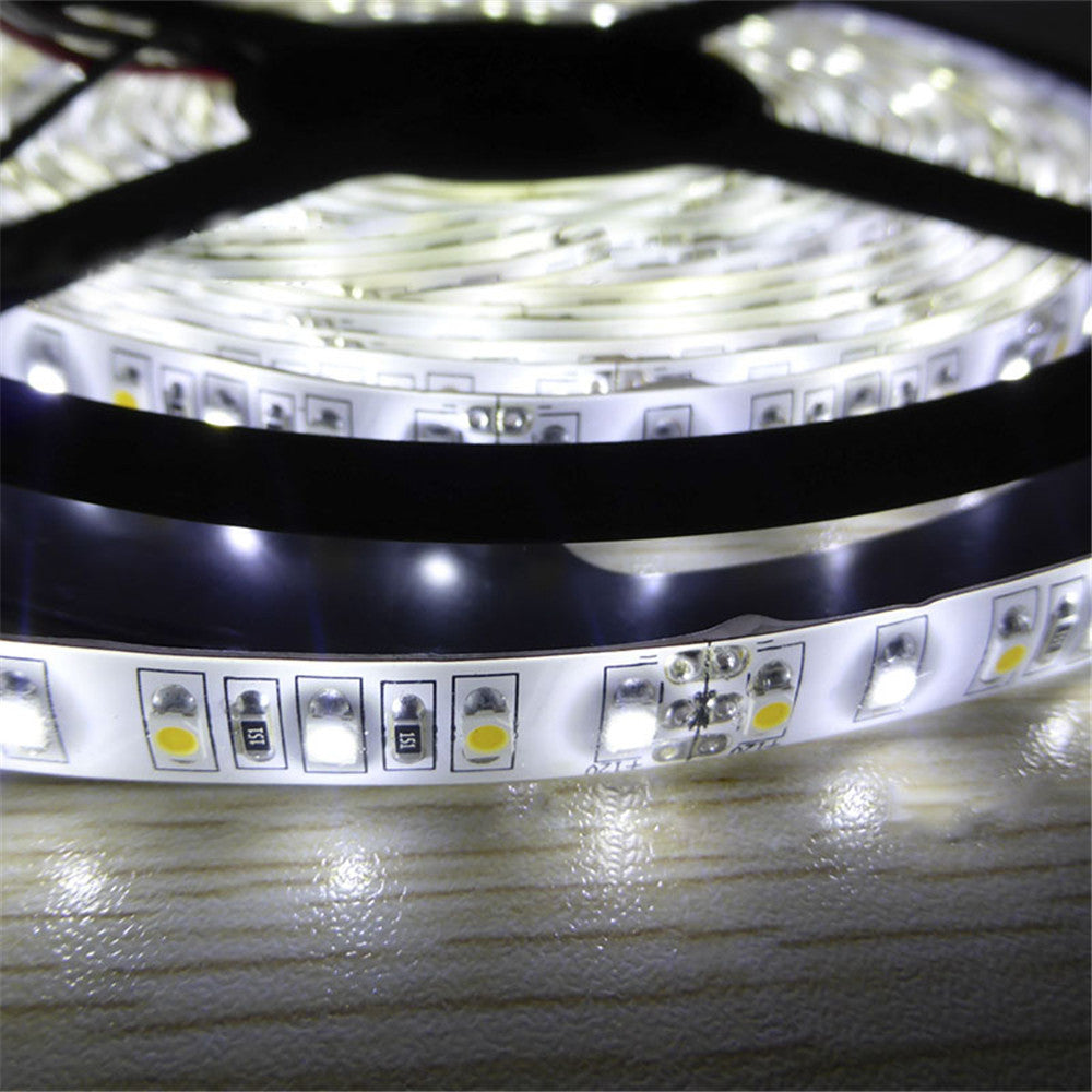 12 VDC <48 W 4 Ampere 16,4 Fuß (5 Meter) pro Rolle SMD3528-600 Dual White (Reinweiß + Warmweiß) LED-Farbtemperatur CCT Einstellbares flexibles LED-Streifenlicht 60 LED 9,6 Watt pro Meter Weißes PCB-Bandlicht