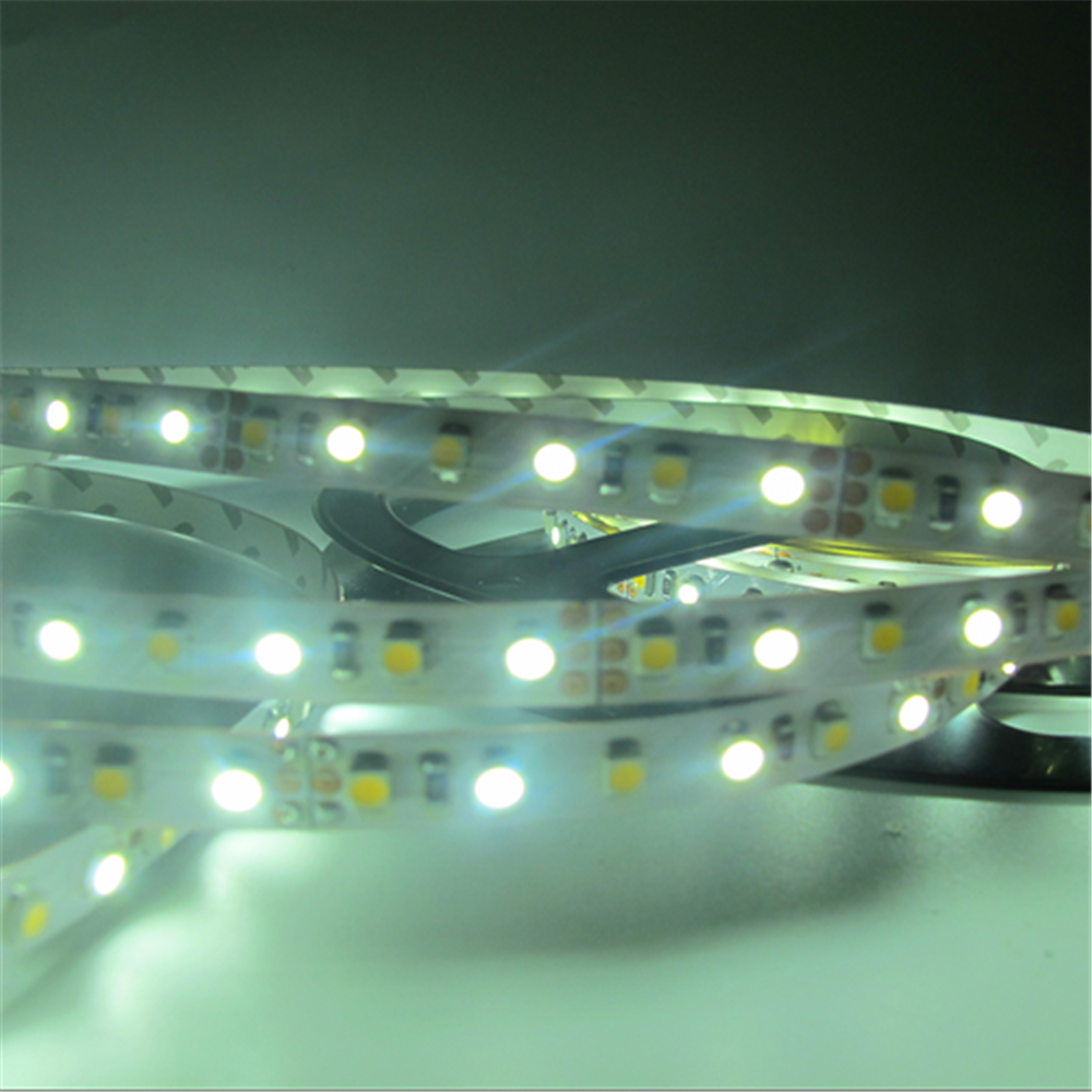 12 VDC <48 W 4 Ampere 16,4 Fuß (5 Meter) pro Rolle SMD3528-600 Dual White (Reinweiß + Warmweiß) LED-Farbtemperatur CCT Einstellbares flexibles LED-Streifenlicht 60 LED 9,6 Watt pro Meter Weißes PCB-Bandlicht