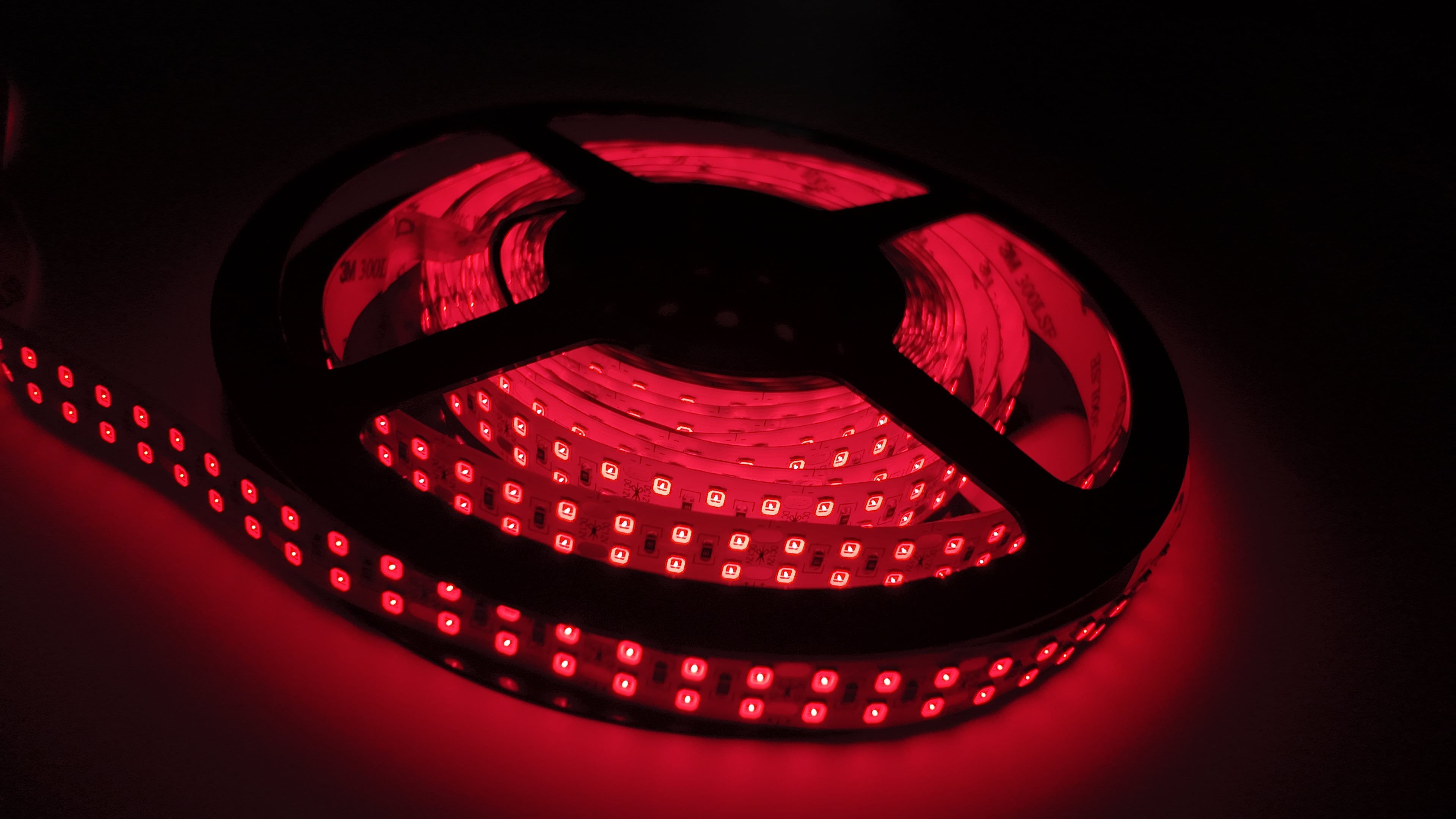 730–735nm SMD2835 DC12V Infrared LED Strip Light – Far Red for Flowering & Photoperiod Control, 60/120/240 LEDs/m, 5 Meters, IP00/IP65